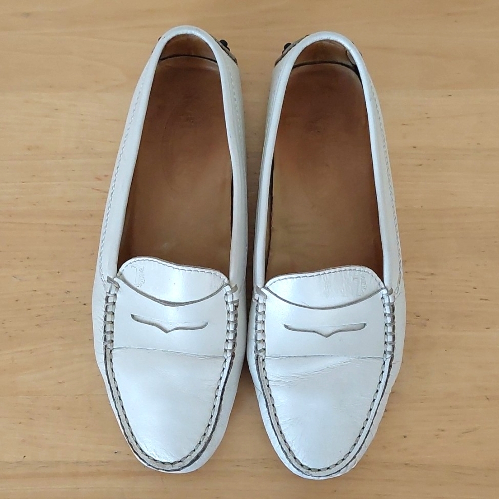 Tod's Pearl White Leather Flats